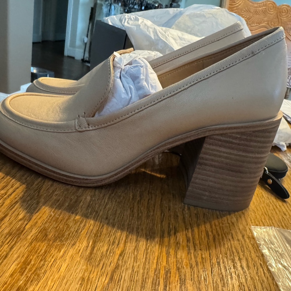 Crown Vintage Women's Cream Heels - Picture 4 of 7